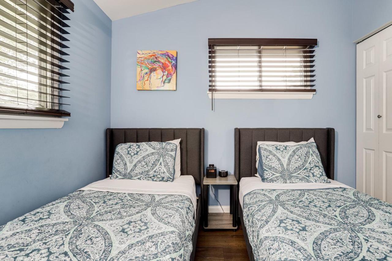 Escape To Our Cozy 3 Bed Rm 2 Bath Unit In Alexandria Vaヴィラ エクステリア 写真