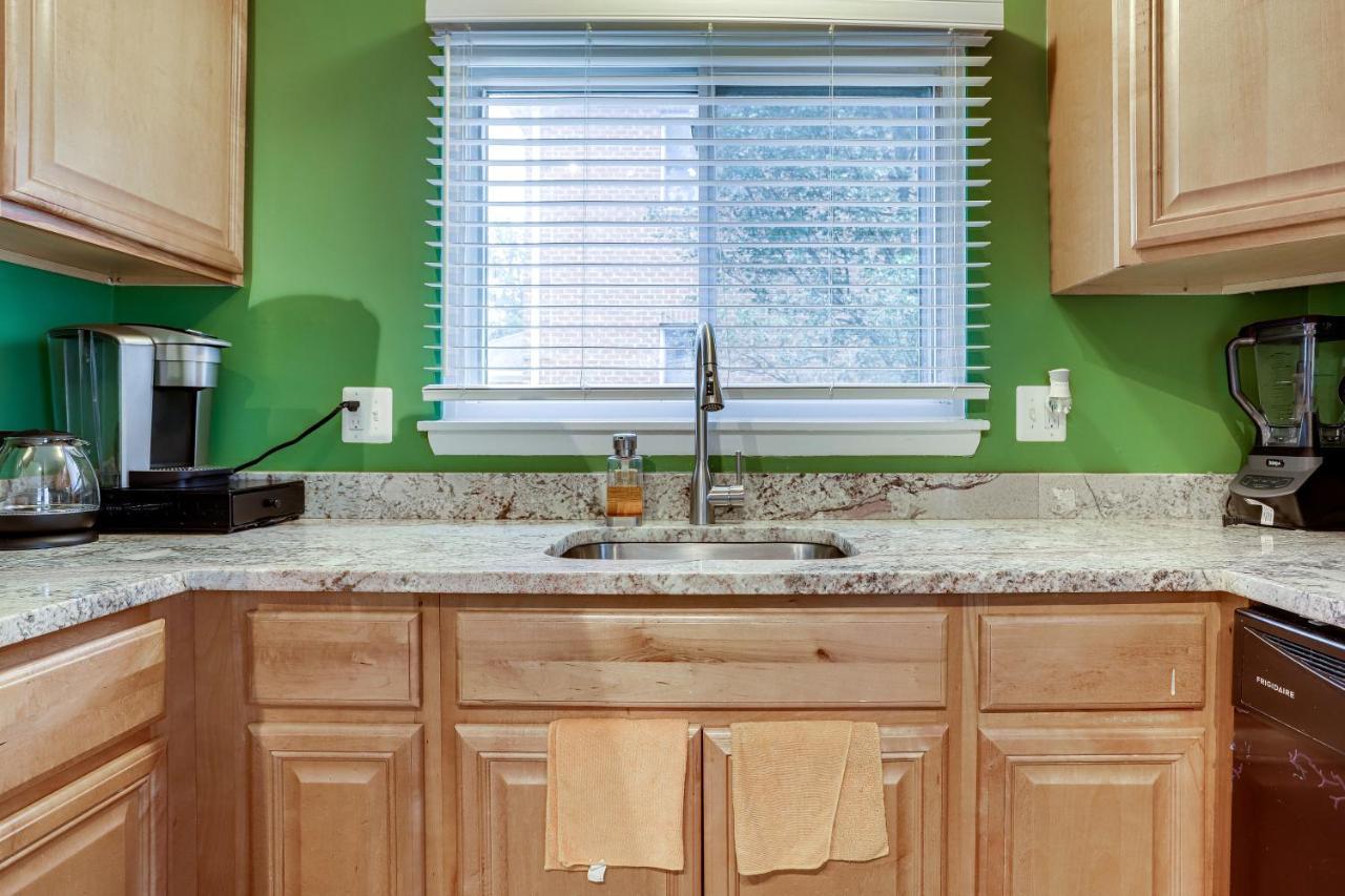 Escape To Our Cozy 3 Bed Rm 2 Bath Unit In Alexandria Vaヴィラ エクステリア 写真